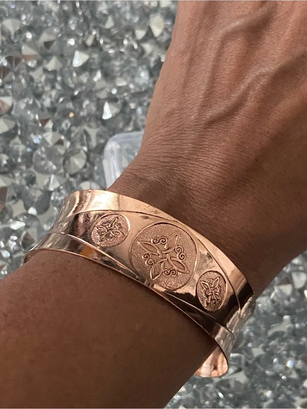 Copper cuff Bracelet w/ Embossed Witches Knot Protección & Frequency